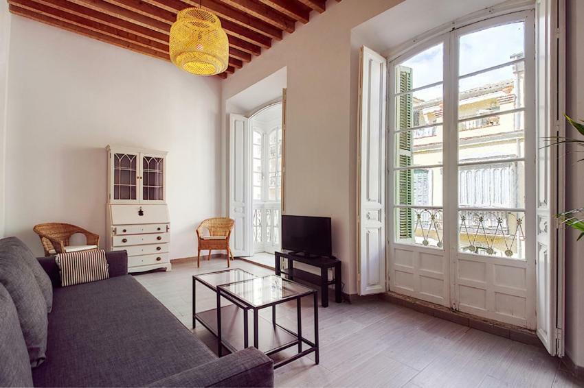 Apartment Carreteria 70 *